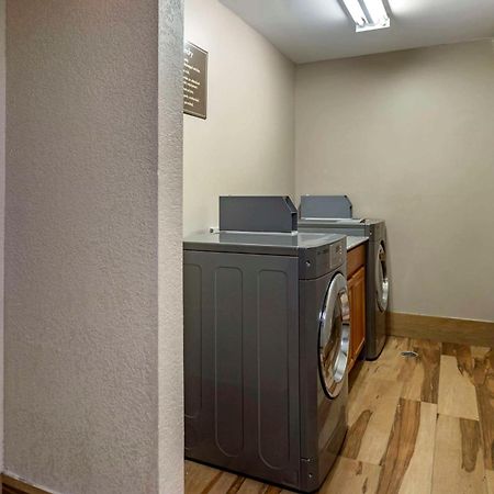 Comfort Inn Midtown Tulsa Bagian luar foto