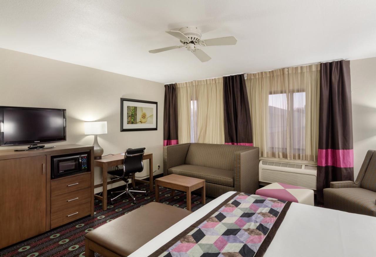 Comfort Inn Midtown Tulsa Bagian luar foto