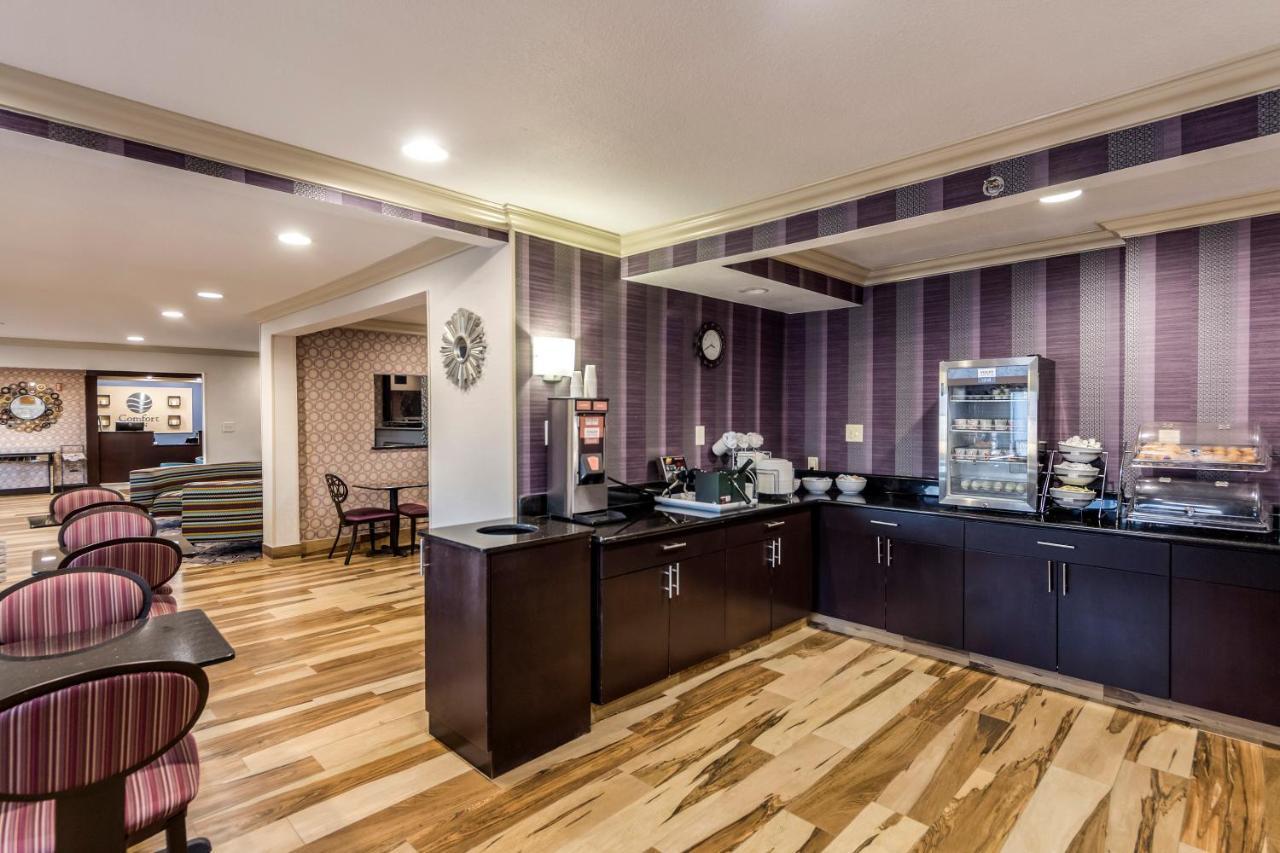 Comfort Inn Midtown Tulsa Bagian luar foto