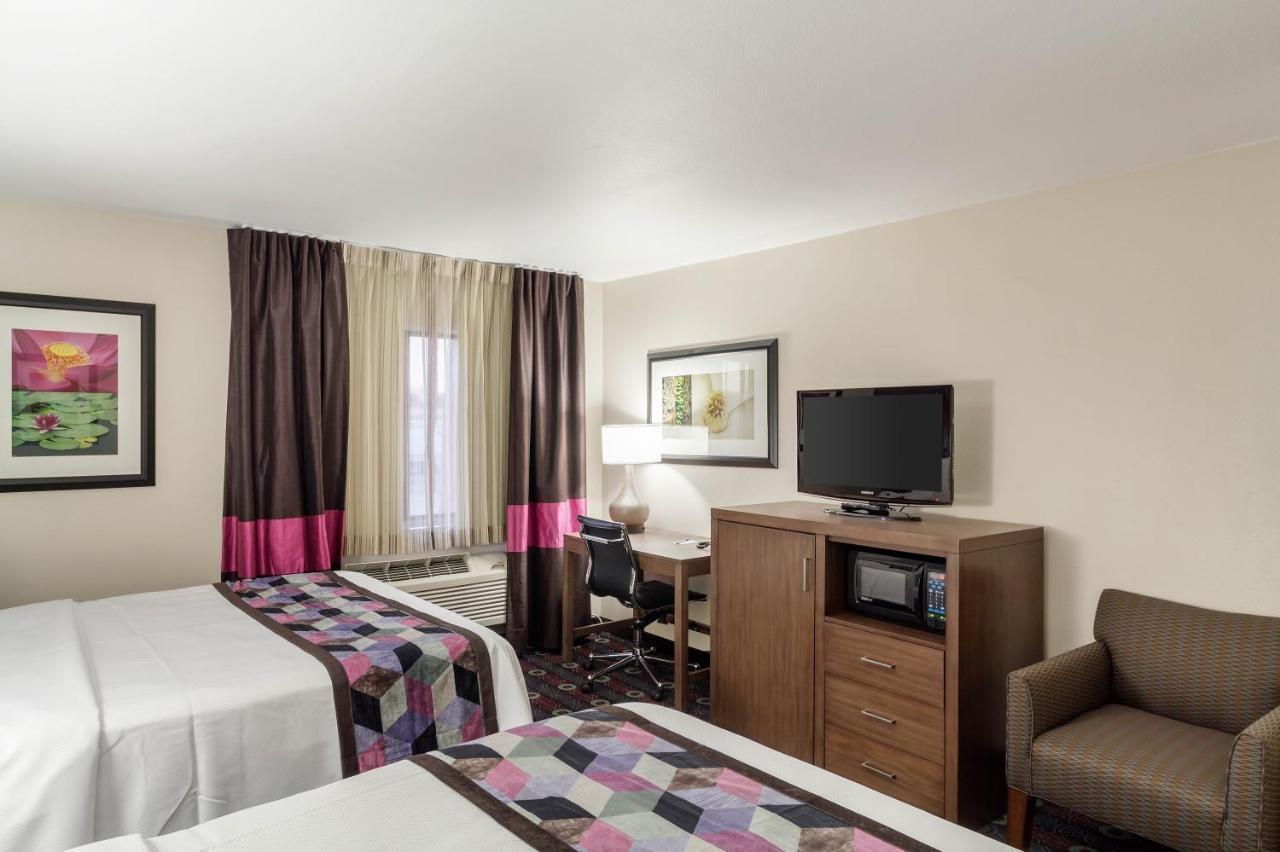 Comfort Inn Midtown Tulsa Bagian luar foto