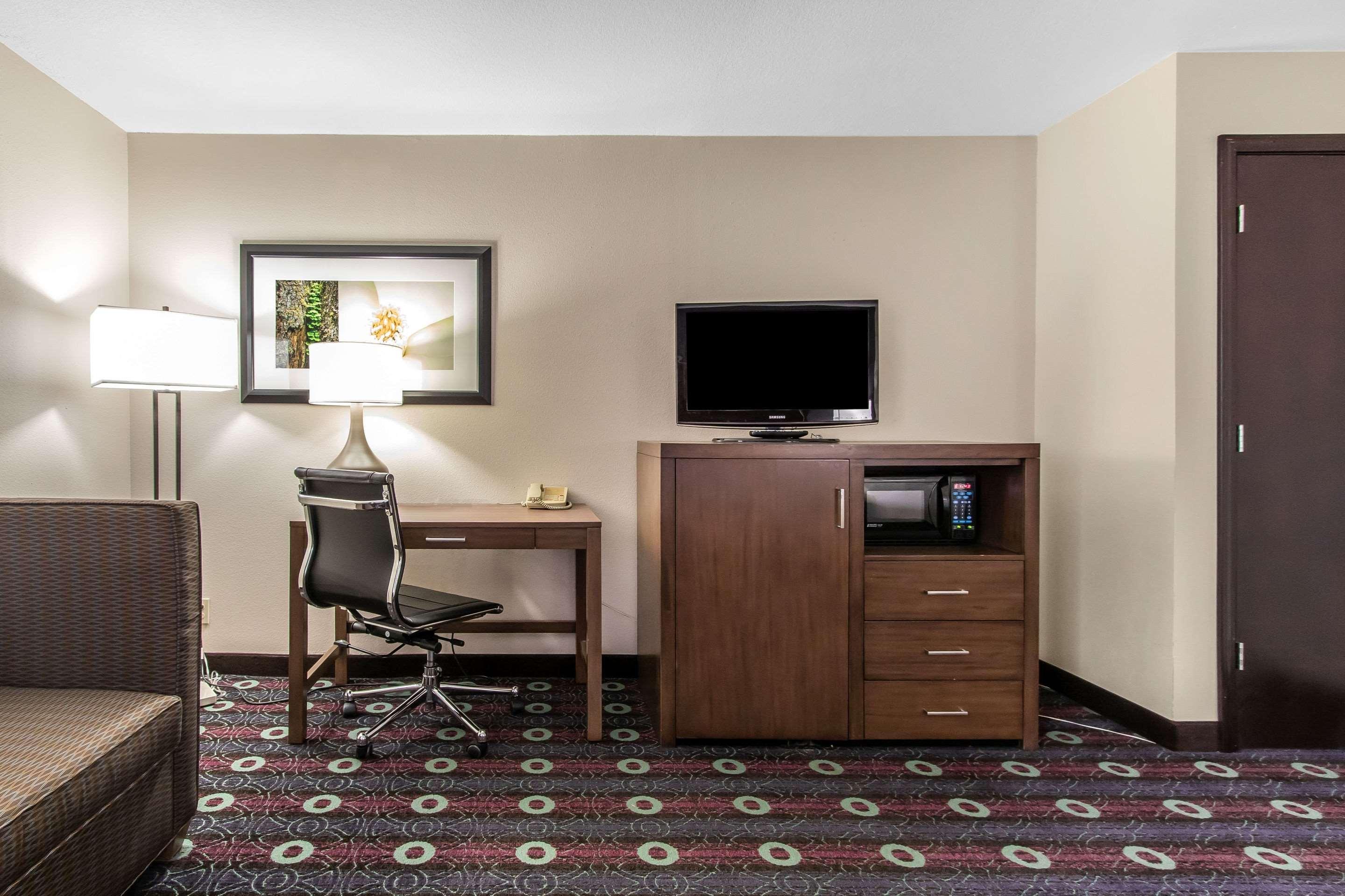 Comfort Inn Midtown Tulsa Bagian luar foto