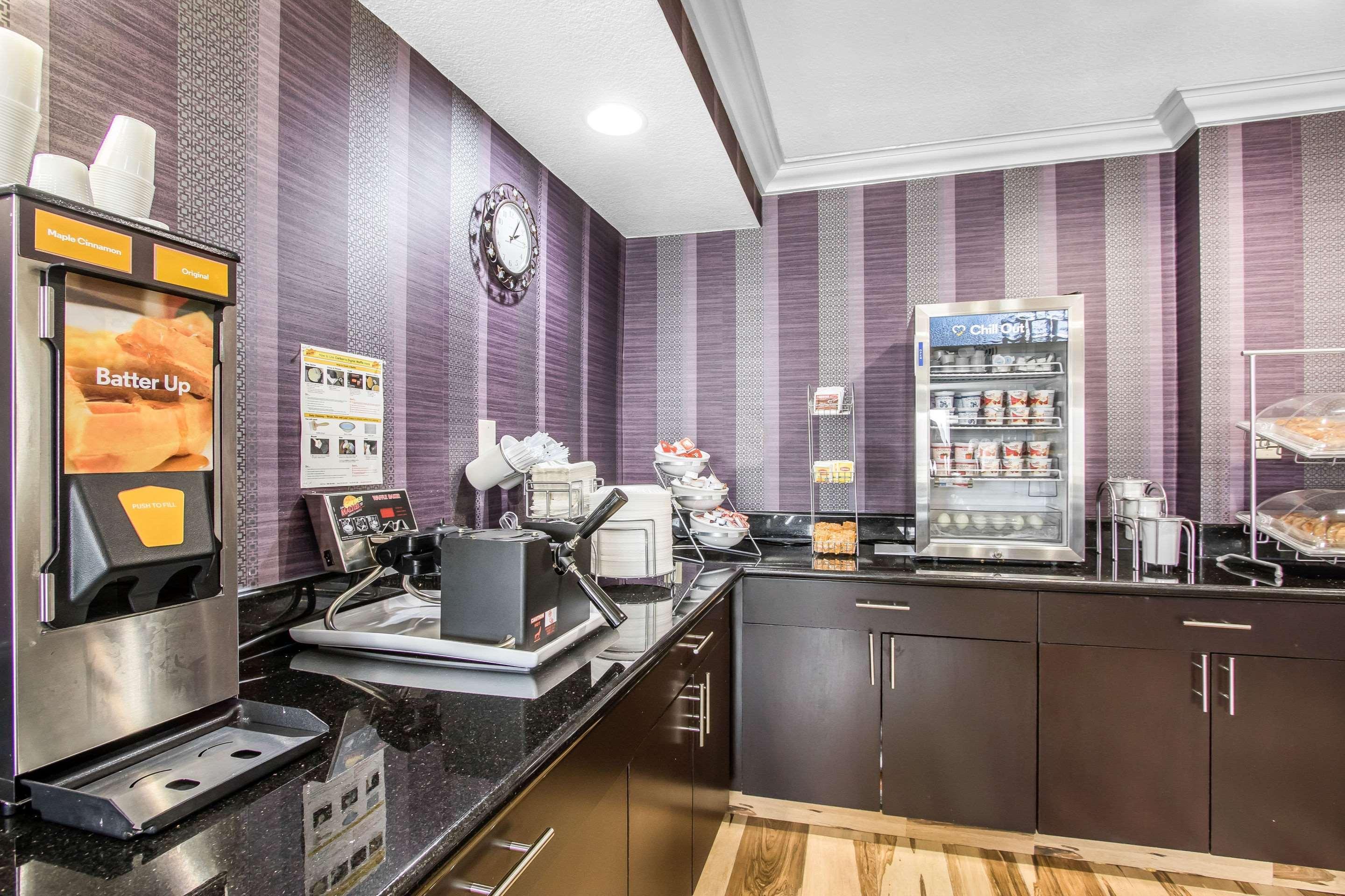 Comfort Inn Midtown Tulsa Bagian luar foto