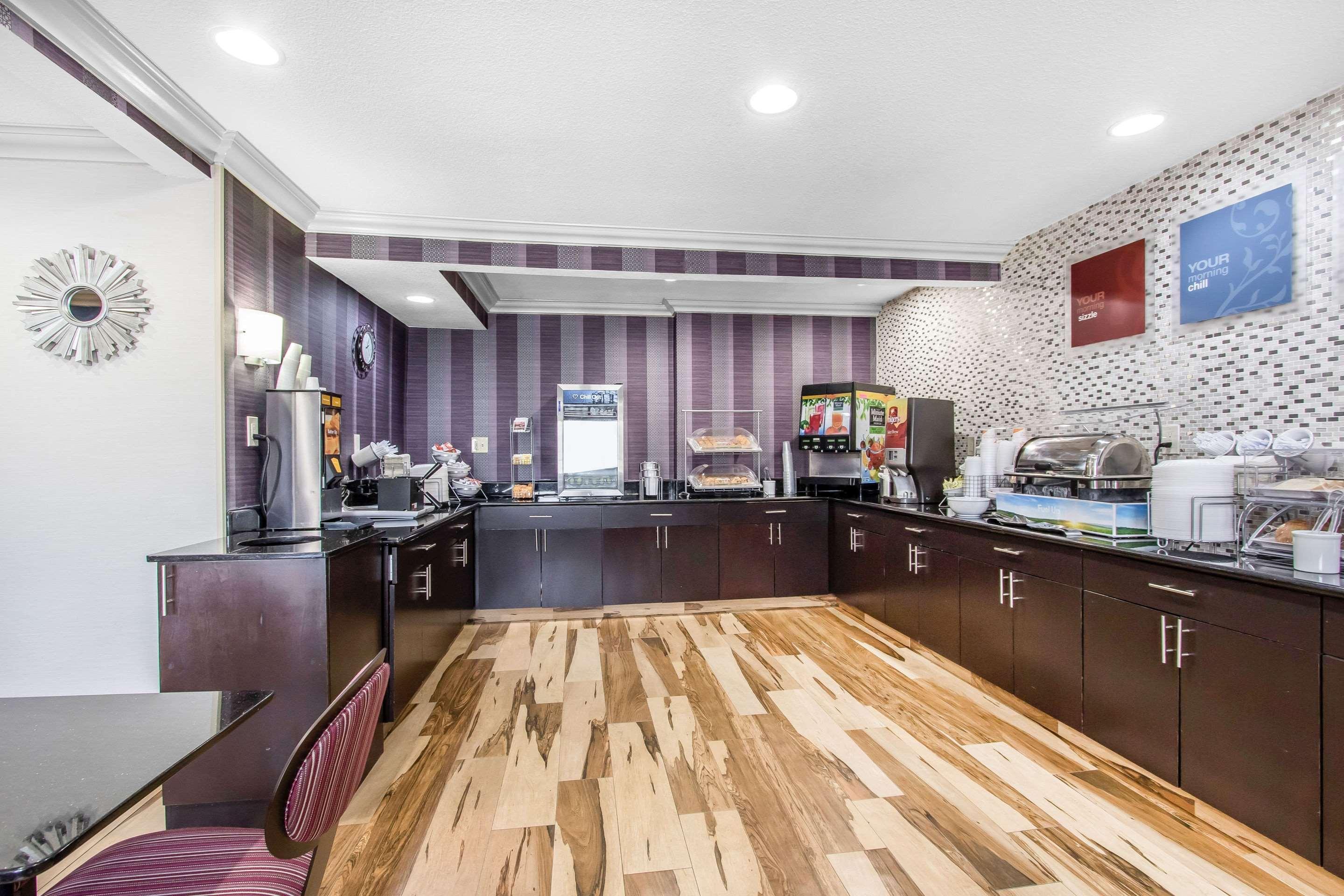 Comfort Inn Midtown Tulsa Bagian luar foto