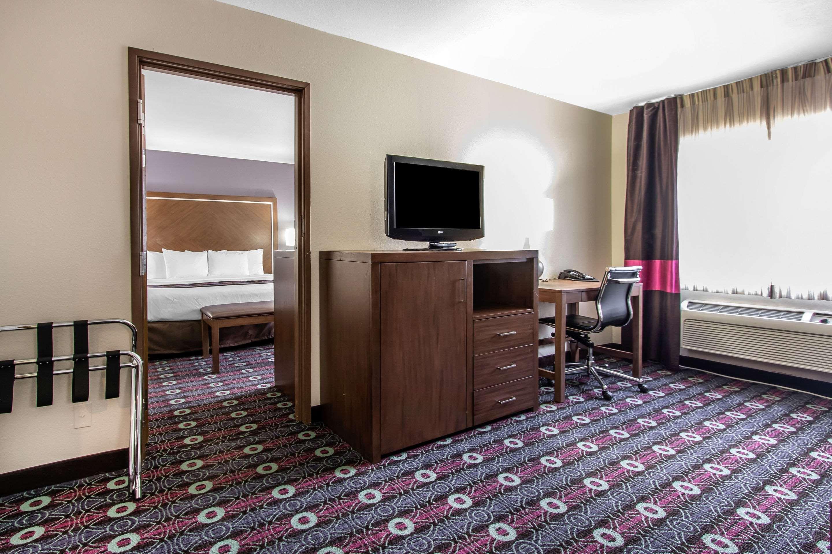 Comfort Inn Midtown Tulsa Bagian luar foto