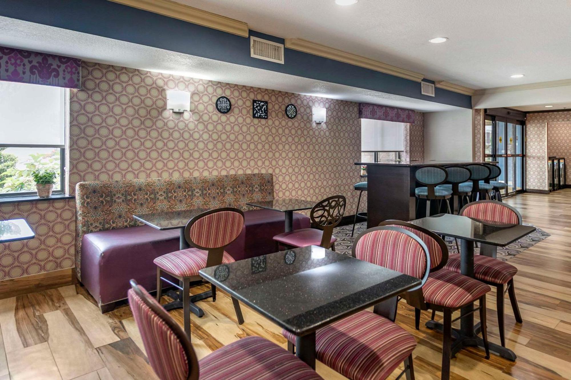 Comfort Inn Midtown Tulsa Bagian luar foto