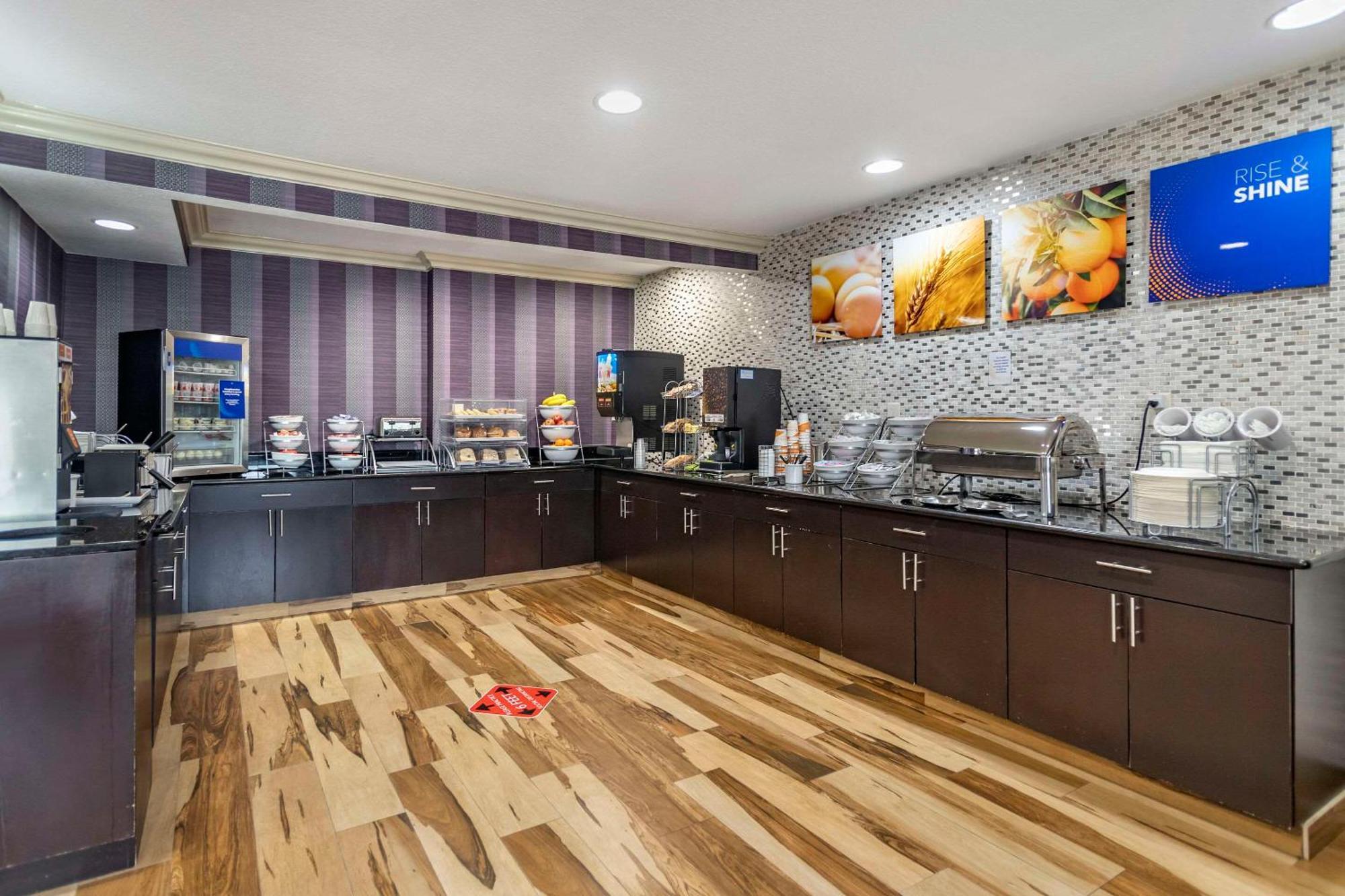 Comfort Inn Midtown Tulsa Bagian luar foto