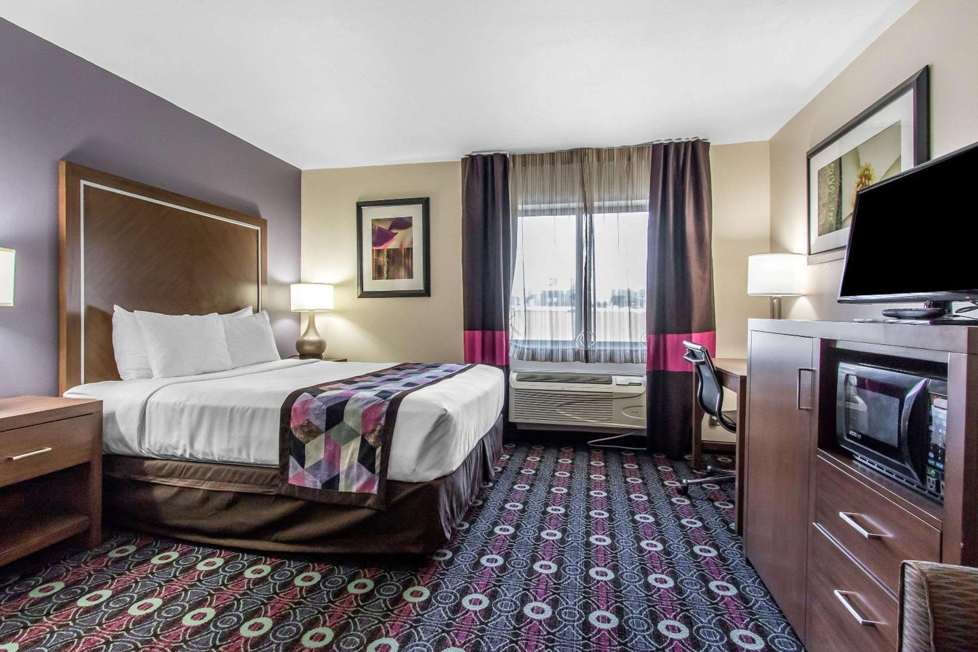 Comfort Inn Midtown Tulsa Bagian luar foto